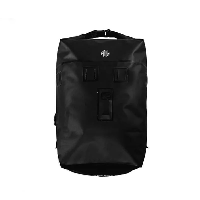 旅のカタチは自由自在 。18L→30L可変、盗難・雨に強いROROBAG 3.0